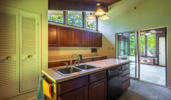 15 Angela St, Athens, OH 45701