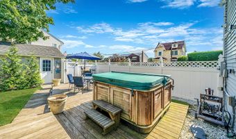 29 North Plz, Amity Harbor, NY 11701