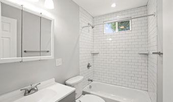 14 W 19TH St, Bayonne, NJ 07002