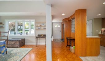 152 Crompton Ave 12, East Greenwich, RI 02818