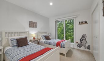 203 BRENDA Ln, Basye, VA 22810