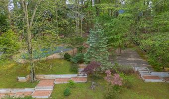 160 Pelican Rd, Middletown, NJ 07748