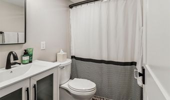 106 12th Ave NW, Altoona, IA 50009