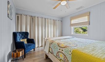 205 Barefoot Ln, Atlantic Beach, NC 28512
