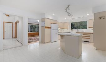 67 Daniel Dr, North Kingstown, RI 02852
