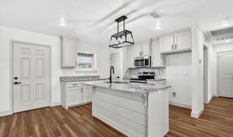 704 11th St, Abernathy, TX 79311