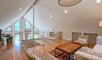 9 Bees Mountain Dr, Asheville, NC 28804
