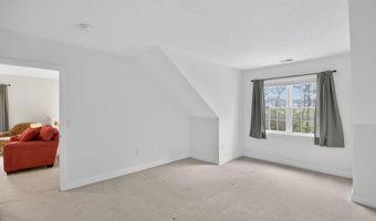 5 Blue Meadow Ct 5, Bourne, MA 02532