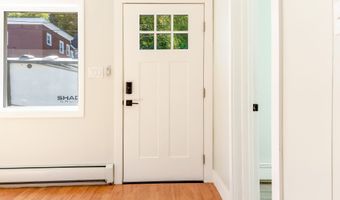 44 Sixth St, Auburn, ME 04210