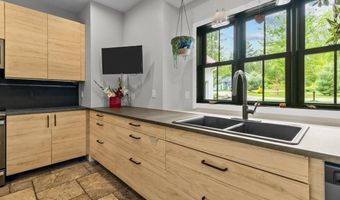 45 Lloyd Bowen Ct, Glocester, RI 02814