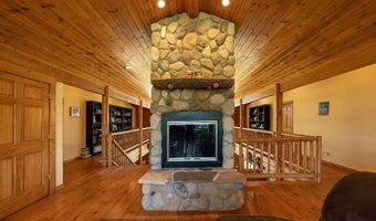 1910 9th St, Aurora, NE 68818