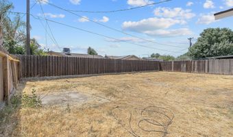 11456 Manzanita St, Armona, CA 93202