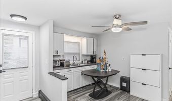 16 Netz Pl, Albertson, NY 11507