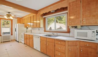 108 Woodland Ave, Bloomfield, CT 06002