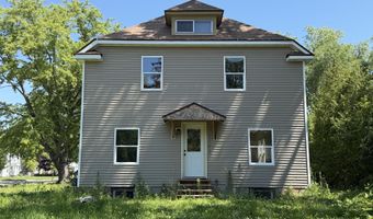 1301 Garland St, Allouez, WI 54301