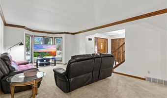 81 Plumwood Ct, Amherst, NY 14051
