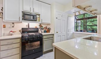 73 Oakwood St, Albany, NY 12208