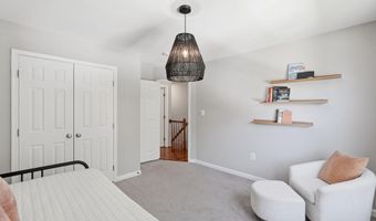 7832 FORDSON Rd, Alexandria, VA 22306
