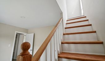 17 Overlook Ave, Bristol, CT 06010