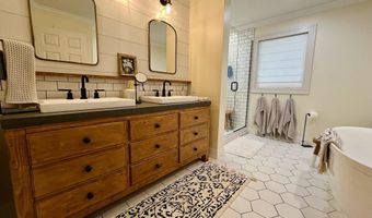 1209 NE 15th Ave, Aberdeen, SD 57401