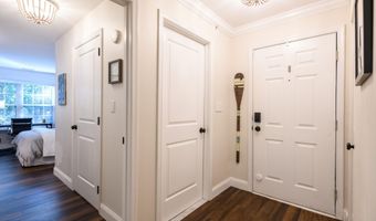 816 Wedgewood Cir, Belford, NJ 07718