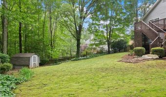 1027 Regency Dr, Acworth, GA 30102