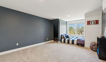 239 Hunter Way, Falmouth, ME 04105