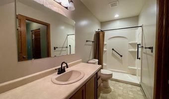 65 SPENCER VILLAGE Ct 14, Appleton, WI 54914