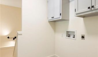 1 Adams Ln, Bella Vista, AR 72715