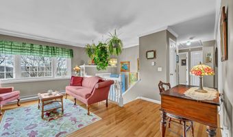23 Fleetwood Dr, Danbury, CT 06810