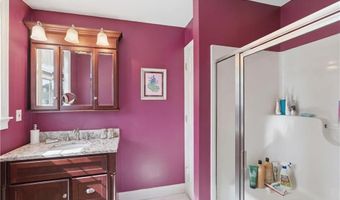 336 Dover Ave, East Providence, RI 02914