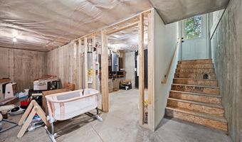 365 Walden Parke Way, Bangor, ME 04401