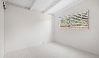 2222 Apoepoe St, Pearl City, HI 96782