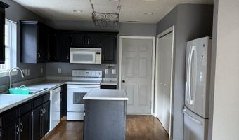 8152 Maple Stream Ln, Indianapolis, IN 46217