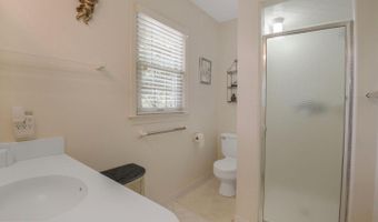 9921 KENTSDALE Dr, Potomac, MD 20854