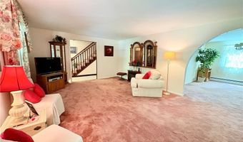 33 MaryAnn Dr, Exeter, RI 02822