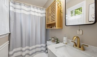 32 Whippoorwill Rd, Bethel, CT 06801