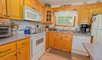 129 Summit St, Baileyville, ME 04694