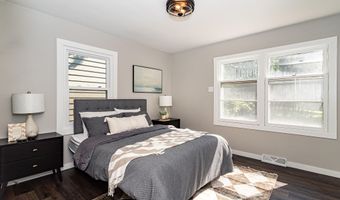 228 Hilltop Rd, Ames, IA 50014