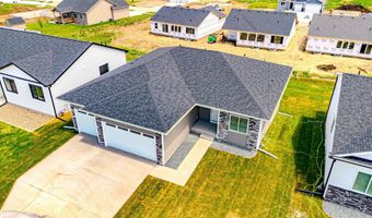 1683 20th Ave SE, Altoona, IA 50009