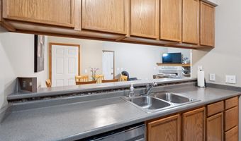 909 7th Ave SE 6, Altoona, IA 50009