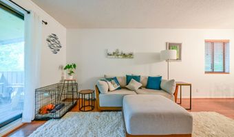 7673 Woodmere Dr 27, Athens, OH 45701