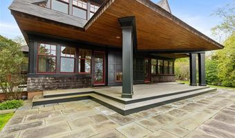 25 Walnut St, Jamestown, RI 02835