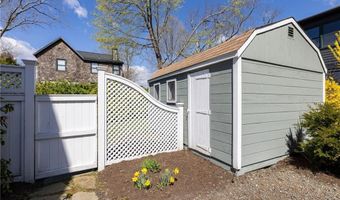 38 Pierce Ave, Jamestown, RI 02835
