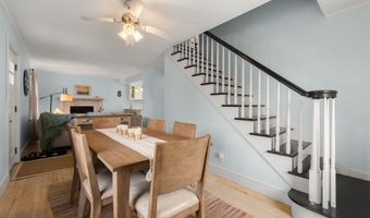 8 Maple Ave, Clinton, CT 06413