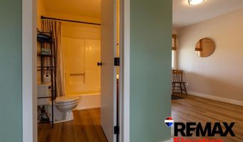 21 Sunburst Dr, Cody, WY 82414