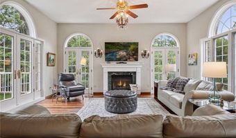 1511 Colleen Ave, Arden Hills, MN 55112