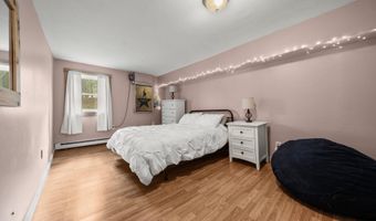 543 Long Shores Dr, Barrington, NH 03825
