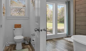 274 Rae Ln, Bonneau, SC 29431