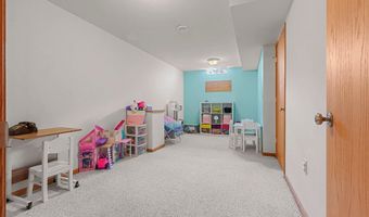 N9634 CHADBURY Lane, Appleton, WI 54915